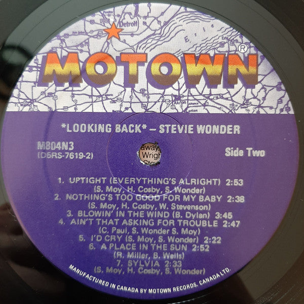 Stevie Wonder : Looking back